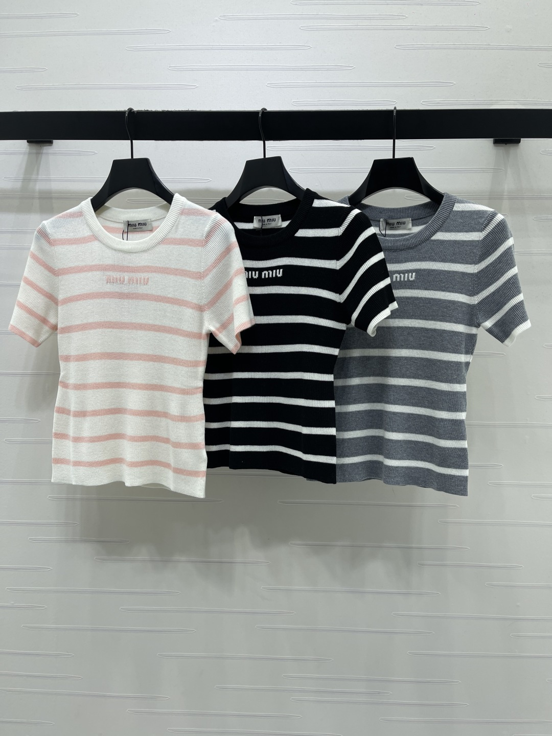Women's short sleeves